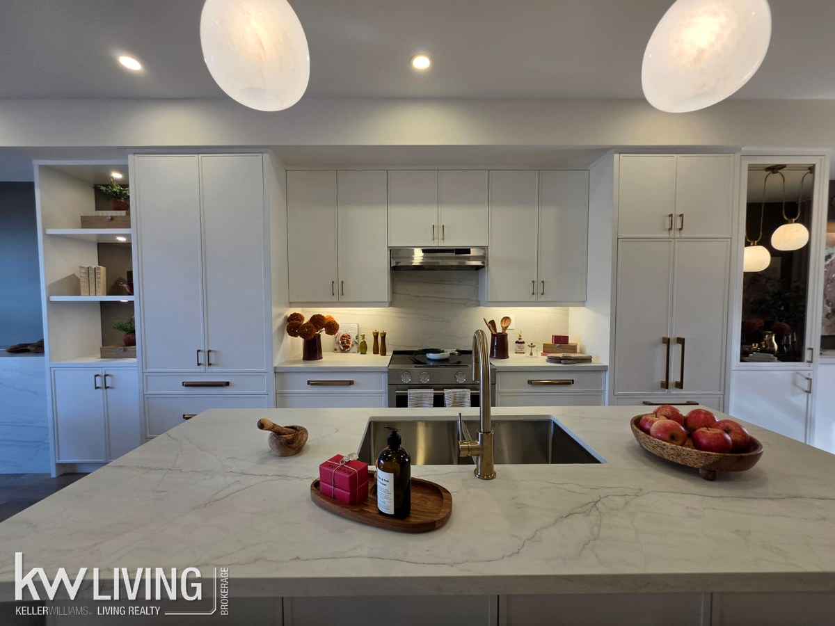 AVELLA model suite kitchen island and cabinetry